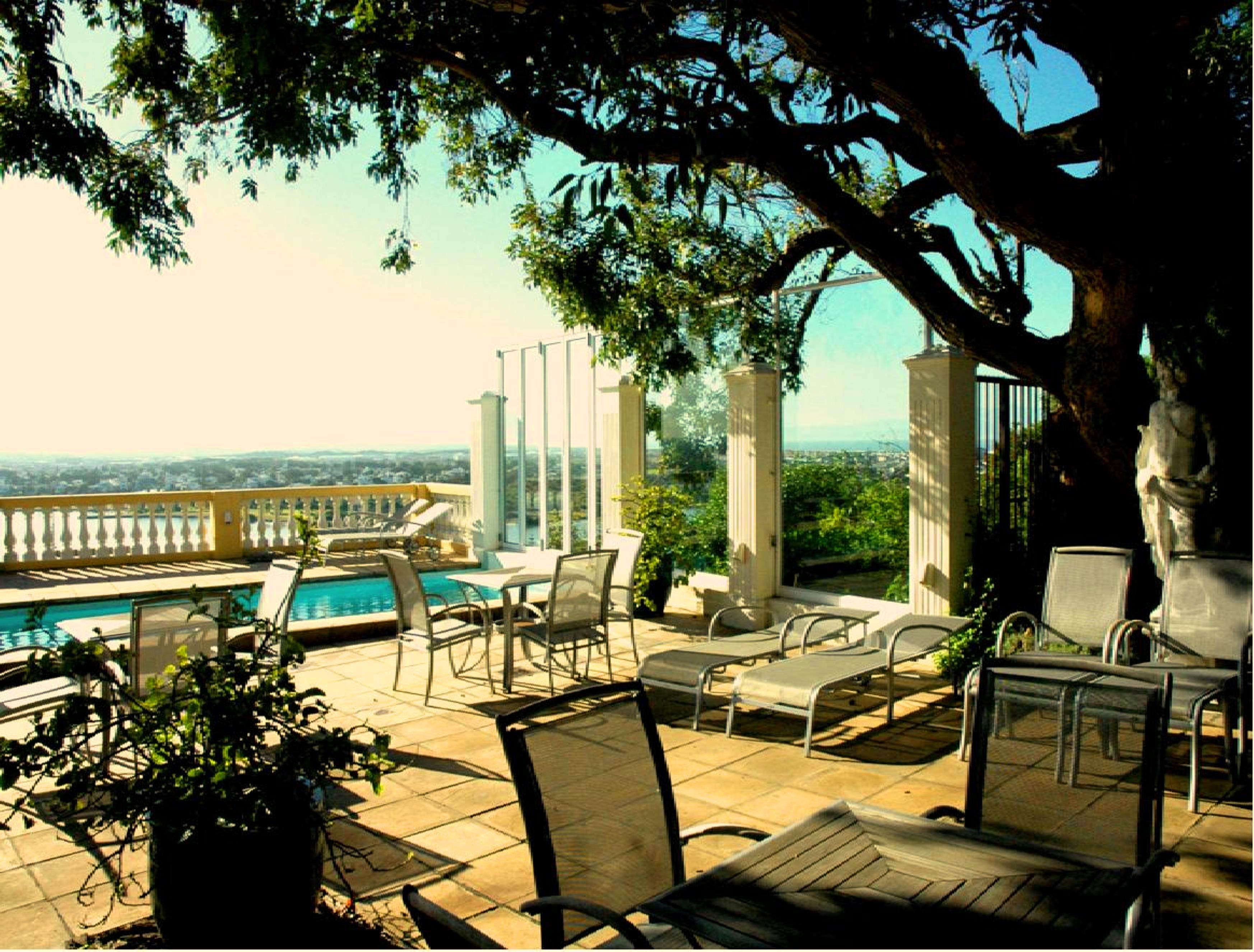 Colona Castle Hotel Lakeside Bagian luar foto